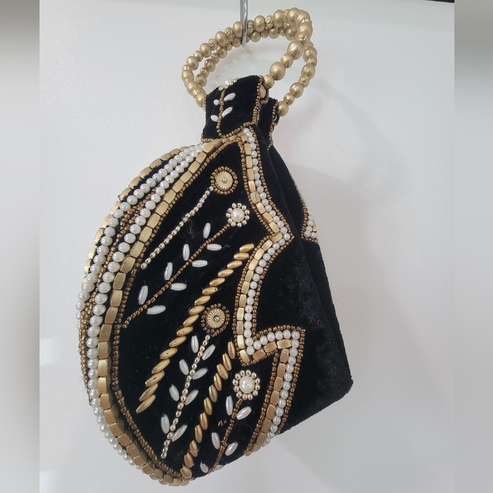 Beaded Fortune Cookie Purse/Bag Wrislet in Black & Gold Velvet Exterior